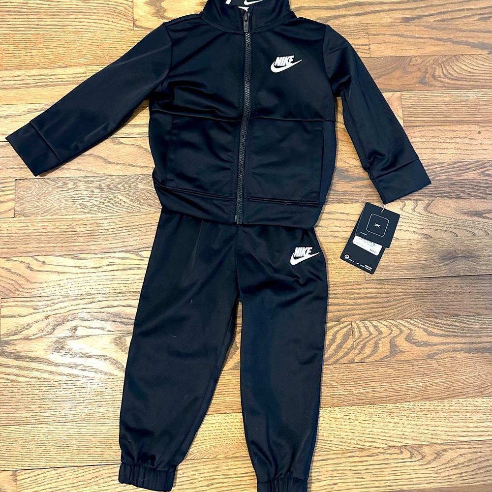 Nike outfit NEW size 18 months